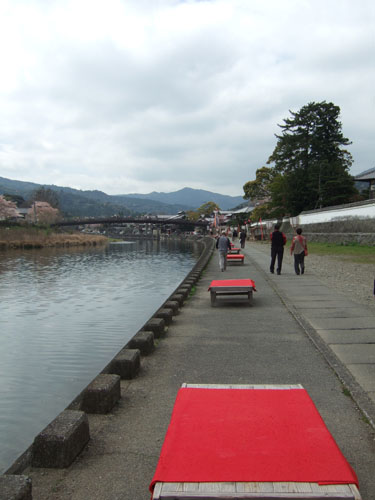 e4ba94e58d81e988b4e5b79de88cb6e5ba97