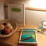 毛糸を織るラム家の手仕事